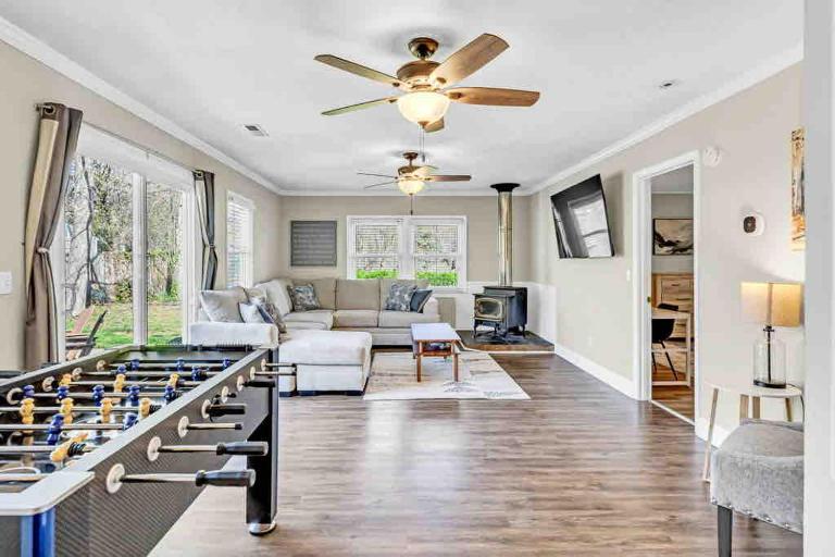 Greensboro Get-together, K Bed, Secret Playroom, central location - Ferienwohnung Greensboro