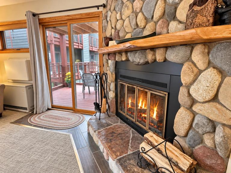 Ski-In/Ski-Out Condo at Lutsen Mtn | Pool, Hot Tub - B&B Lutsen