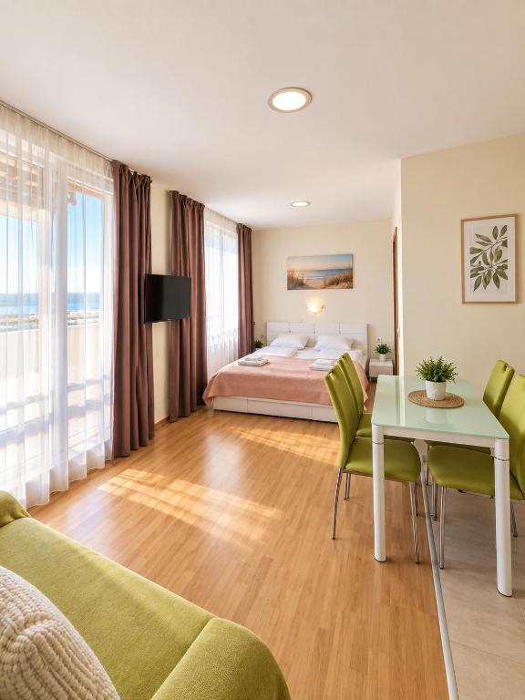 Studio in a Resort with 9 pools - B&B Sunny Beach