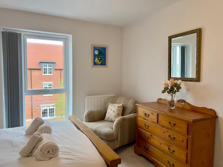 Pass the Keys Modern Penthouse Style Apartment in Haddenham - Bed and Breakfast Aylesbury