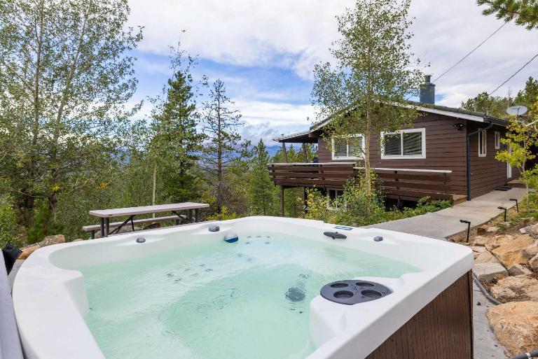 Wonder-View Lodge with Private Panoramic Mountain Views - Bed and Breakfast Black Hawk