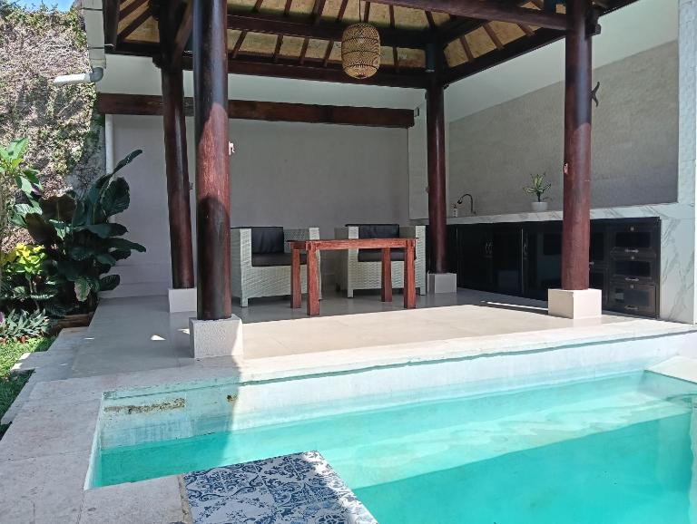 Sri Abi Ratu Villa - B&B Sukawati
