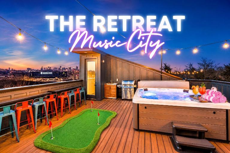 Luxury Hot Tub & Rooftop Deck Downtown Nashville - B&B Nashville