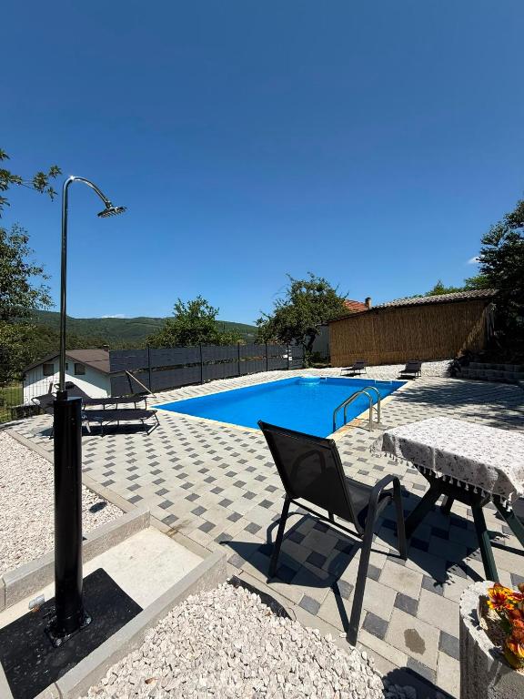 Morus house with a pool near Sarajevo - B&B Kreševo