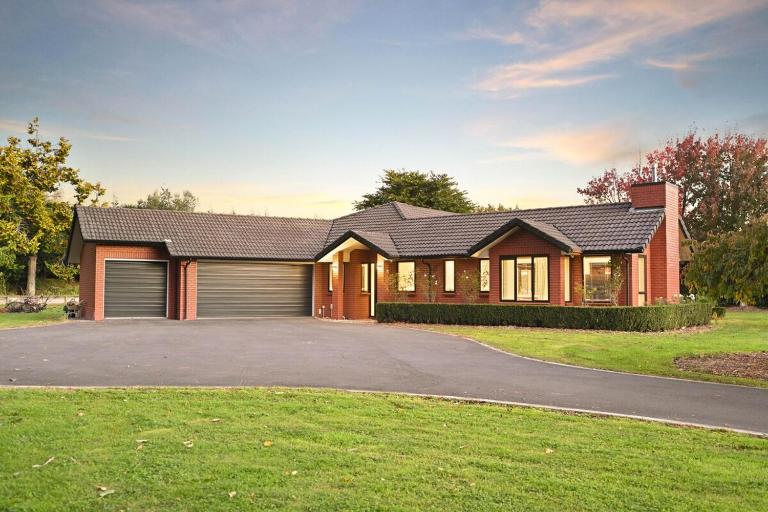 Lifestyle Retreat with Land and Views - Bed and Breakfast Tamahere