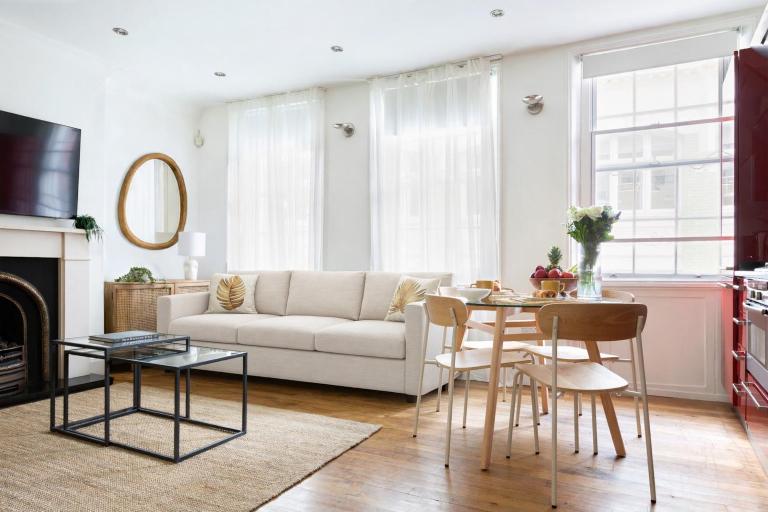 Modern Carnaby Soho 1BR Apartment with AC - B&B London