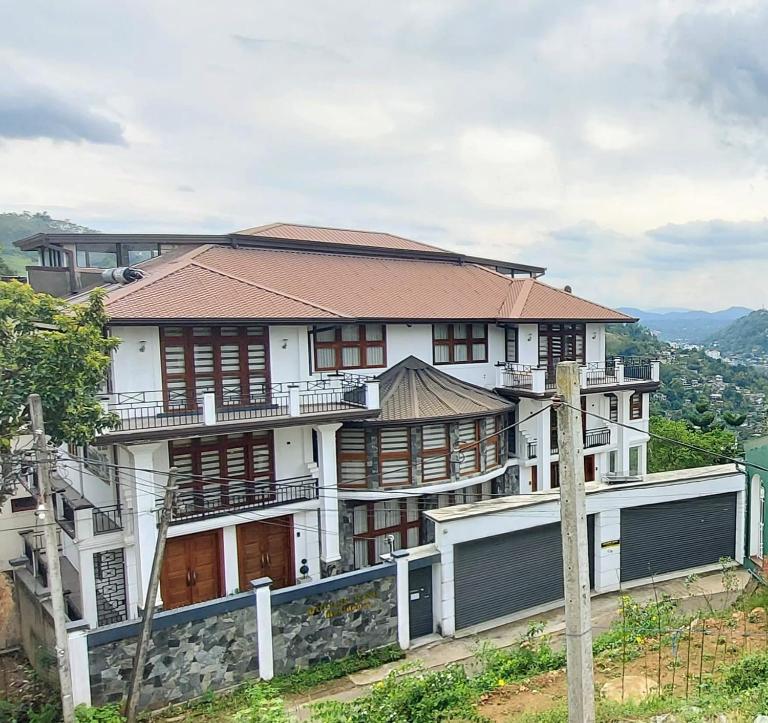 Blue Sky Hanthana - Ferienwohnung Kandy