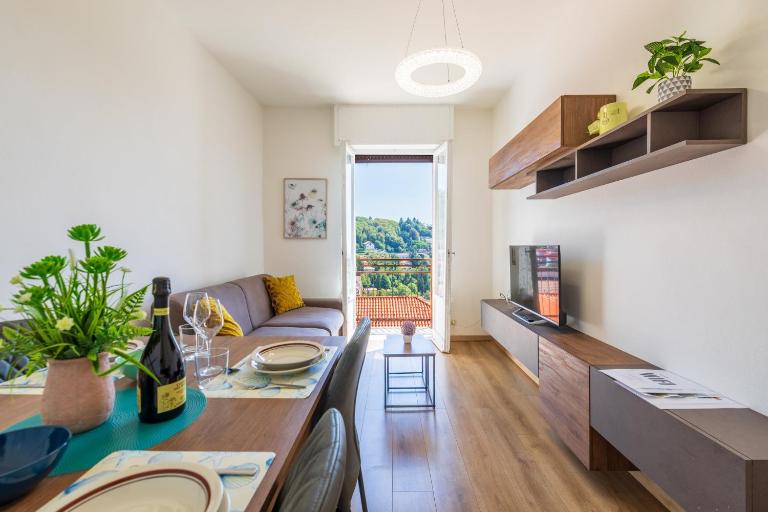 GuestHost - Brunate Funicolare Apartment - B&B Brunate