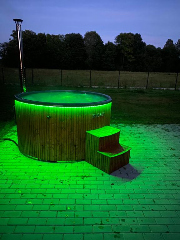 Poleskie zacisze, domek czapla na wyłączność, kominek, balia,sauna - B&B Helenin