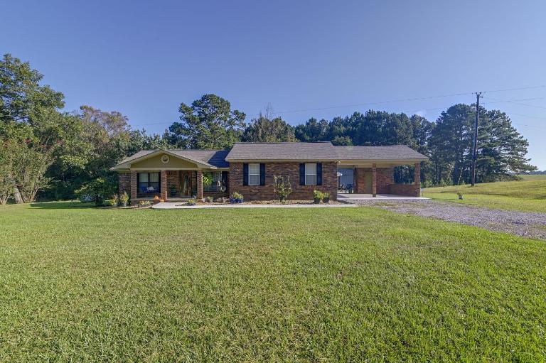 Noxapater Fall Retreat for Hunting & MSU Games - B&B Louisville