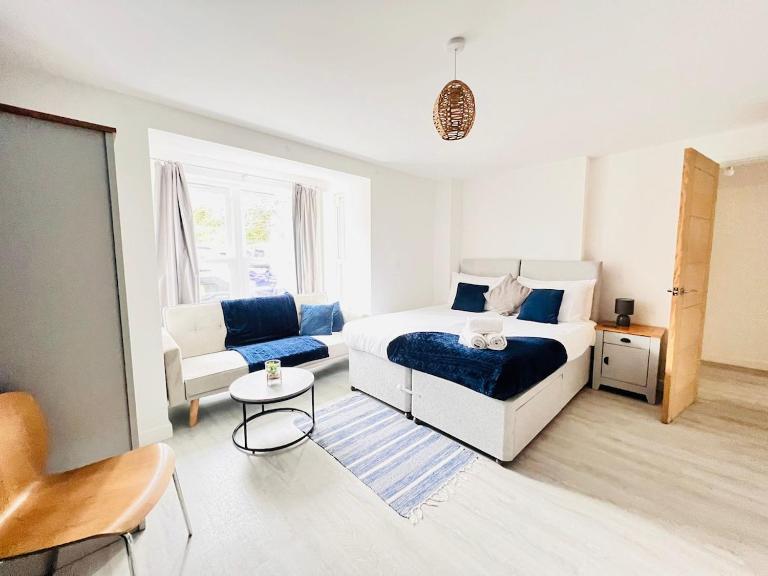 TANZANITE - Ground Floor 2BR apart, Pet friendly - Ferienwohnung Cambridge