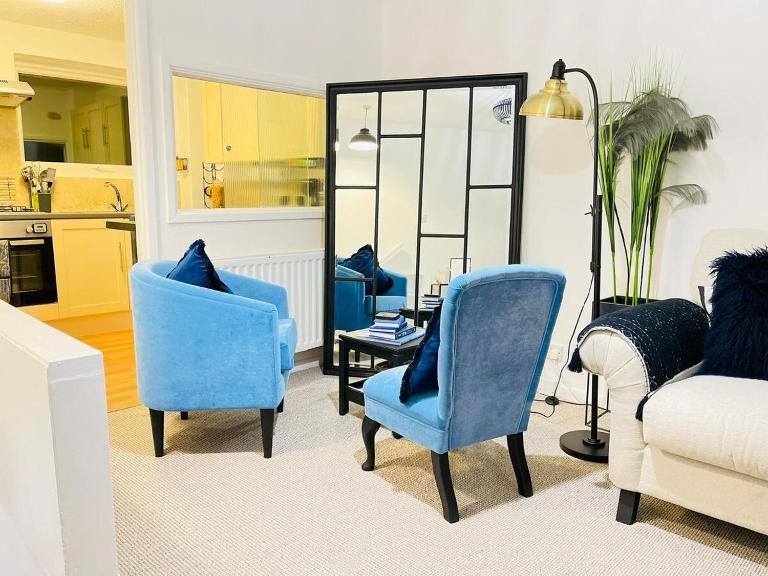 SAPPHIRE 1BR House, Pet friendly, NR Addenbrookes - B&B Charndon