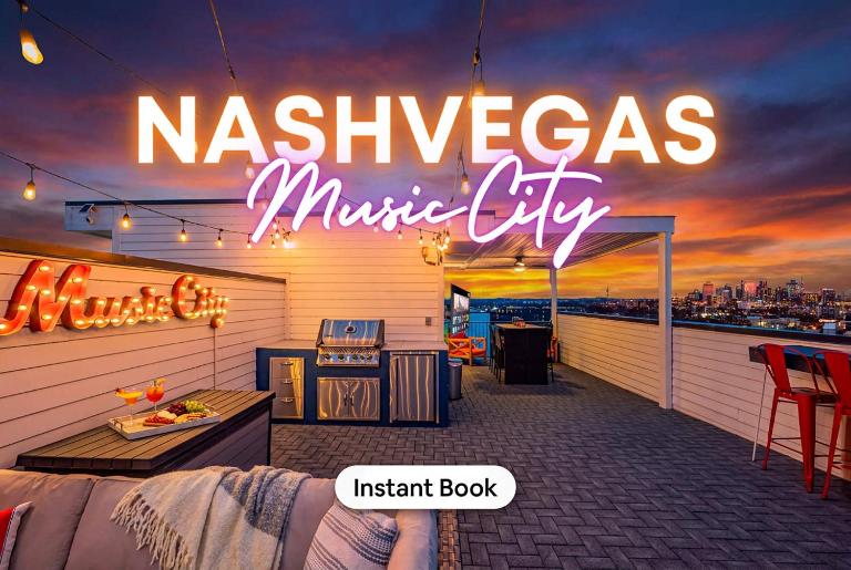 New NashVegas Downtown Rooftop City Views 13Beds - Bed and Breakfast Nashville