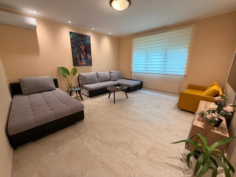 Apartment Magnolia - Bed and Breakfast Novi Sad