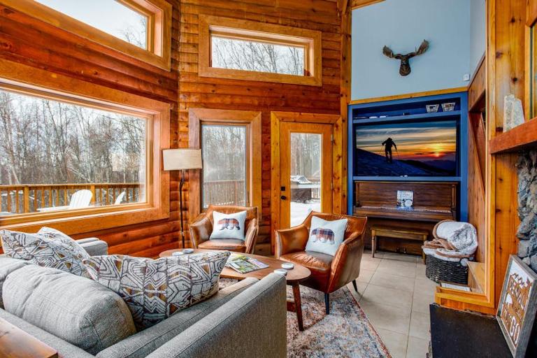 Birch Forest Cabin Retreat wHot Tub Anchorage - Bed and Breakfast Eagle River