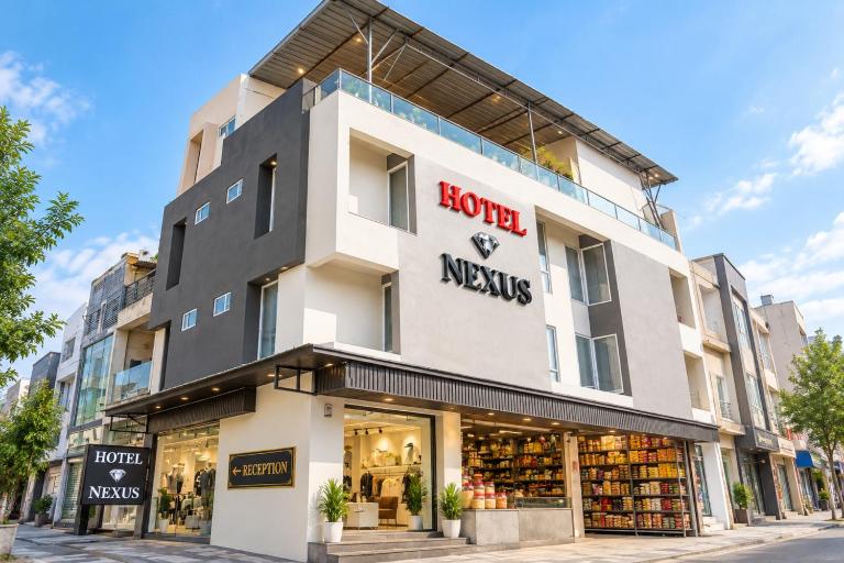 Hotel Nexus Near Brilliant Convention Centre & Mangal City Mall, Vijay Nagar - B&B Indore