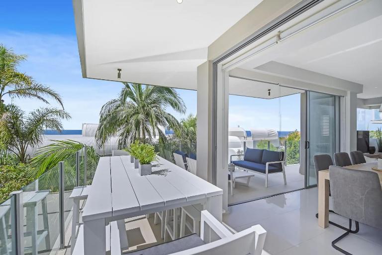 Coastal Chic with Heated Pool Quiet Location - B&B Sunshine Beach
