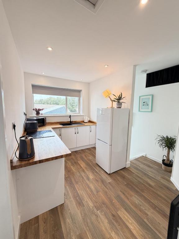 Modern Apartment - Private Parking - River View - B&B Flushing