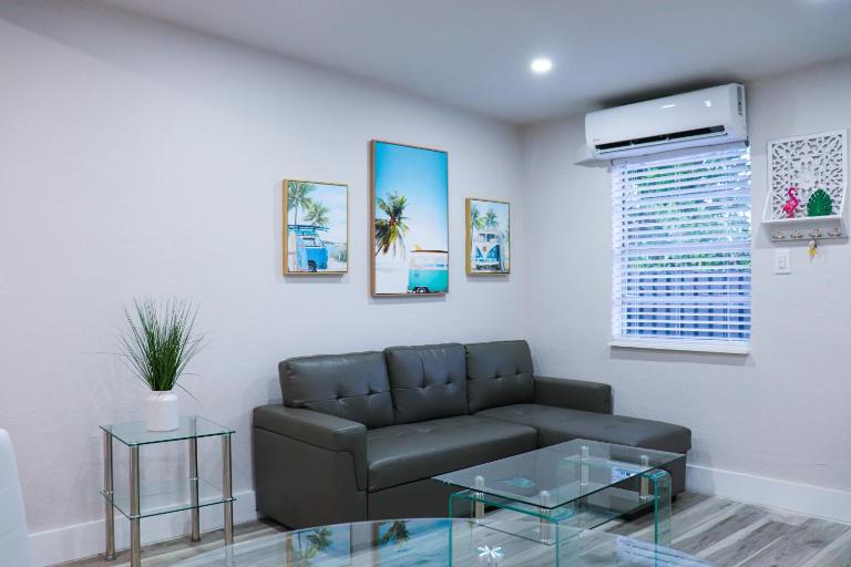 Flamingo Beach House - B&B Dania Beach