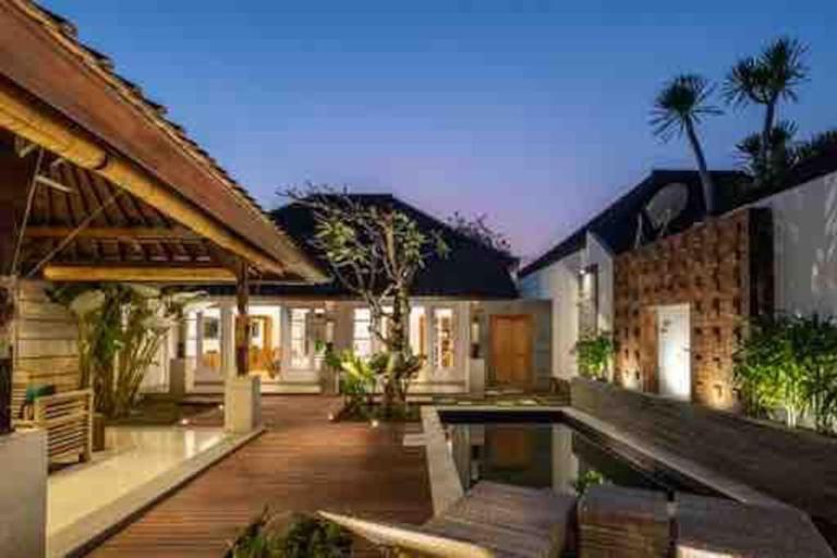 2 Bedroom Villa with private Pool in Seminyak Bali with BBQ - Bed and Breakfast Seminyak