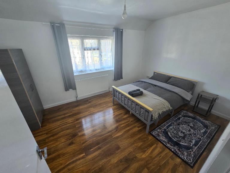 Comyns road - B&B Dagenham