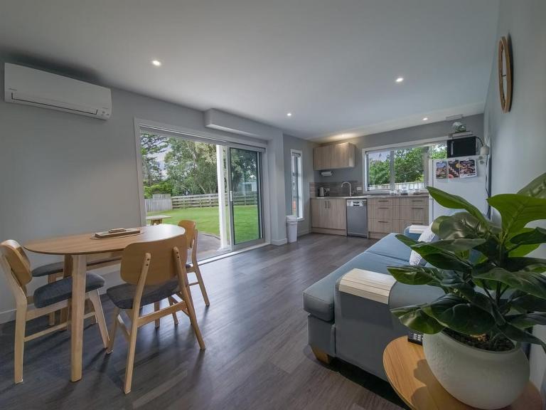 Beachside Bliss - Two Bedroom Apartment - B&B Napier City