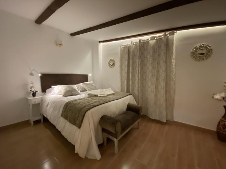Romántico Ático Terraza privada y Cochera Gratis - B&B Granada