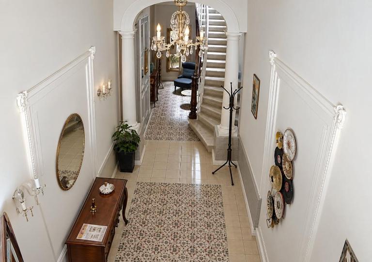 Maltese Terrace house with a modern touch - close to airport 4 km - Chambres d'hôtes Tarxien