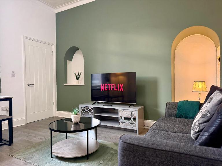 3 Bed Contractor Stay Near Stadium of Light, Free Parking, Sunderland - B&B Southwick