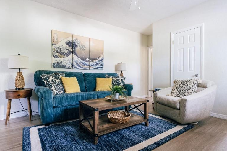 One bedroom private apt 2 blocks to beach King Bed - B&B Abbeyville