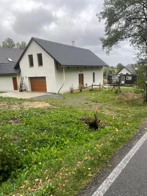 Dům mezi loukami - Ferienwohnung Sněžné na Moravě