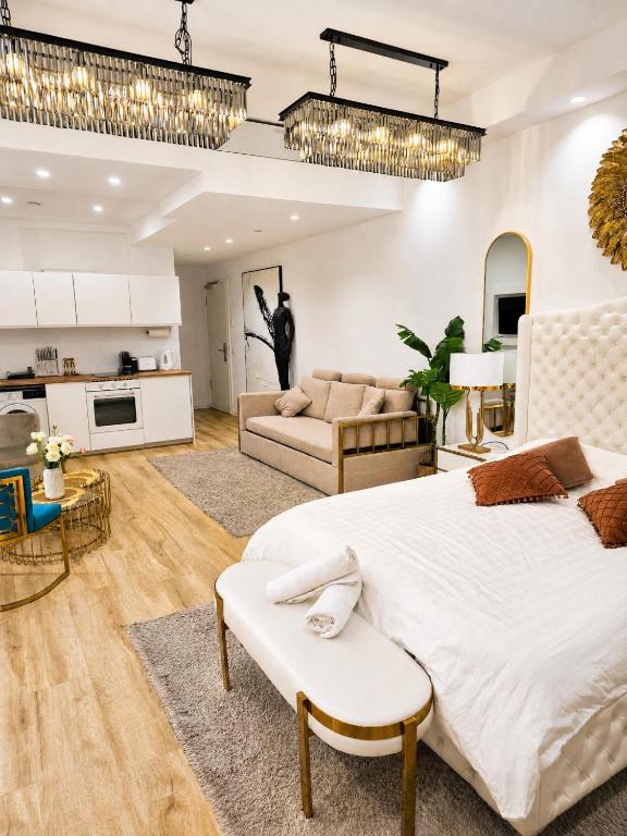Lovely central apartment - Pool Gym Sauna extra buchbar - B&B Munich