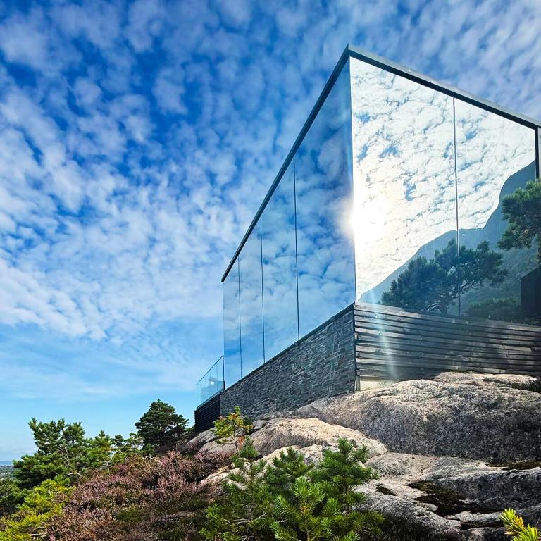 Speilhus med badestamp - en unik naturopplevelse - B&B Solem