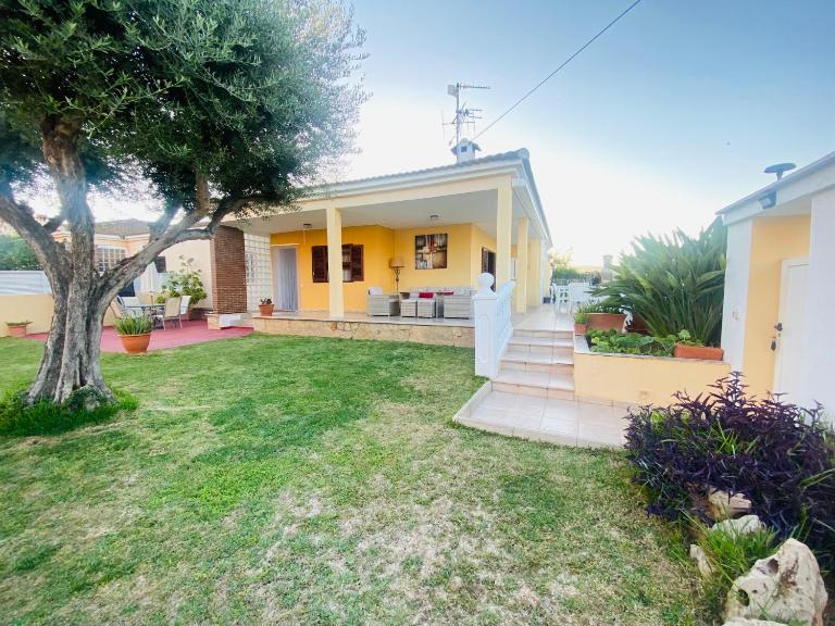Villa particular, confortable. - B&B Benicassim