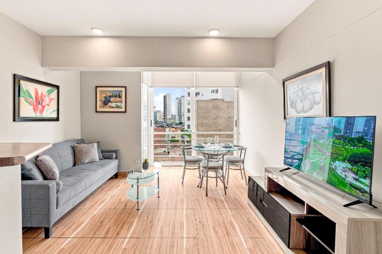 Miraflores Duplex - Parking Included - Bed and Breakfast Lima
