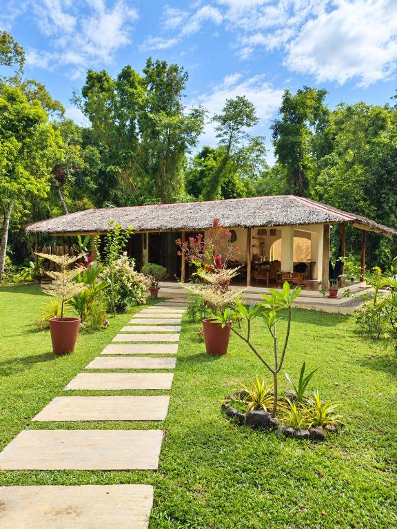 Payapa garden Nagtabon Beach - B&B Puerto Princesa