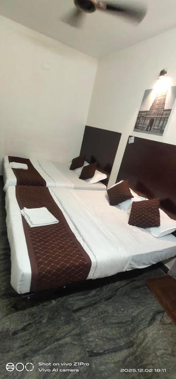 Shree chendur family residency non AC ROOMS - B&B Tiruvannamalai