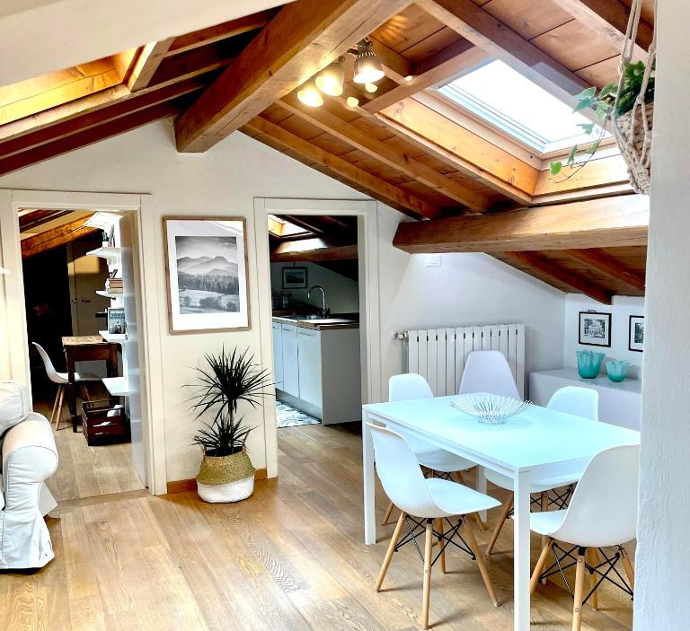 Elegante Mansarda di 100mq a Lucca Fuori ZTL con Ascensore - B&B Lucca