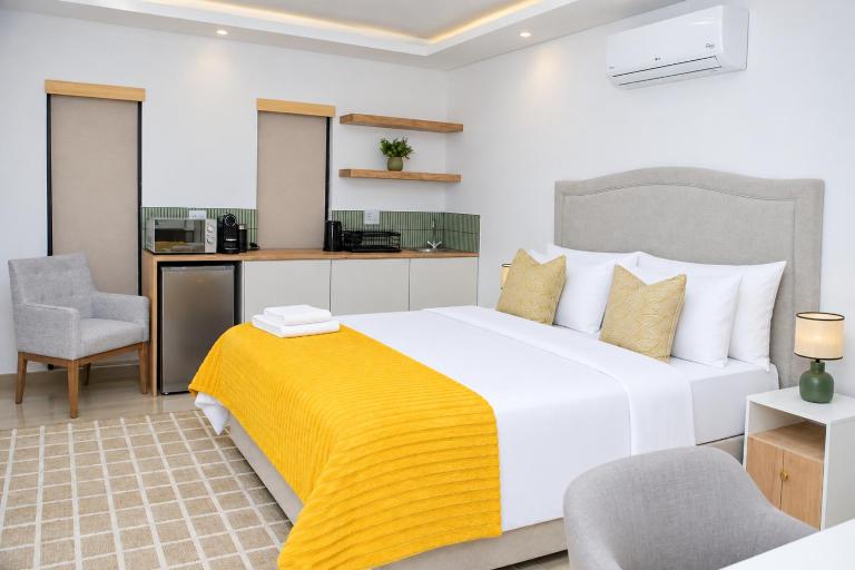 The Elegant Guest Suite in Auasblick - B&B Windhoek