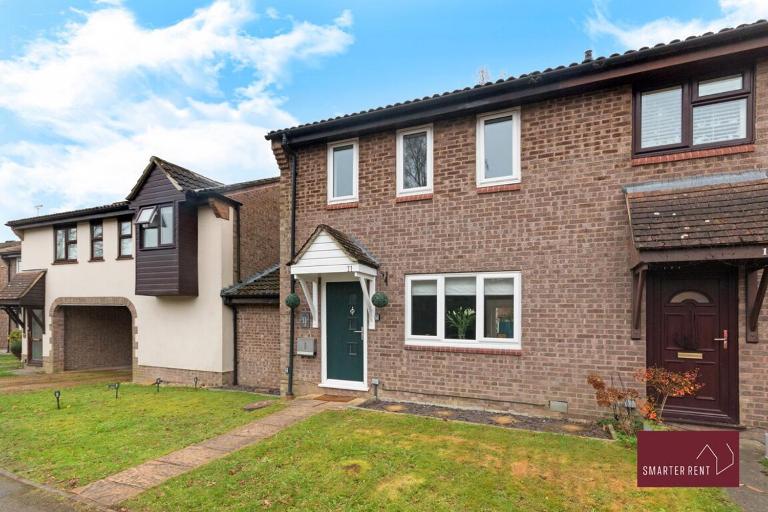 3 Bedroom House in Bracknell with garden - B&B Bracknell