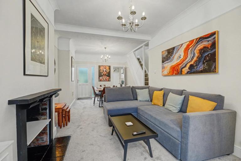 Countess House Northampton - 2-Bed House with Free Parking & Private Garden - Sleeps 6 - Ferienwohnung Northampton