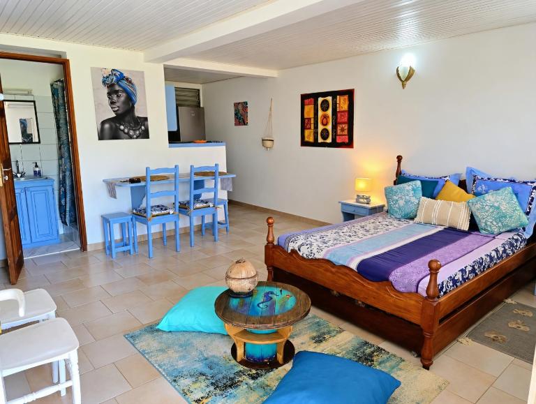 Créole 'Pop Bleu - Central & Cosy - Proche Marina Fonds Blancs - Le François - B&B Le François