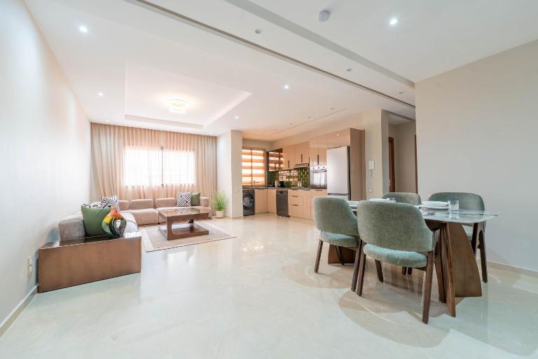 Modernes Apartment mit Poolblick & Balkon - B&B Marrakech