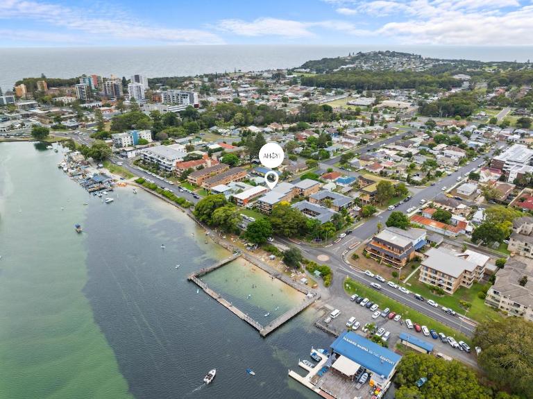 Aqua Haven - 2-bedroom unit with lake view! - B&B Forster