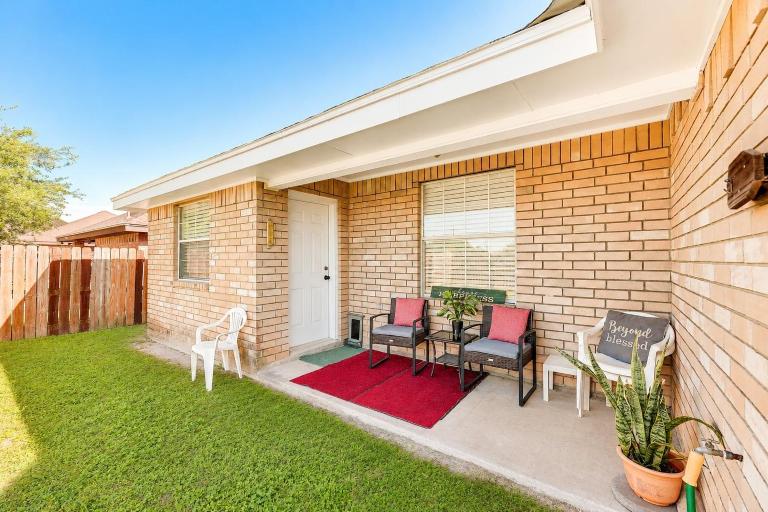 Private Fenced Backyard • Pet Friendly • Grill - Chambres d'hôtes San Juan