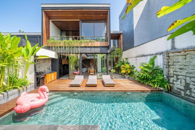 Seis Villas - Luxury Retreat with Private Pool & Outdoor Lounge - B&B Tambakboyo