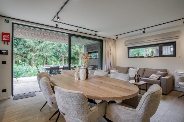 Nature Lake Village – Villa Cosy n°22 – 8 personnes avec jacuzzi - B&B Büllingen