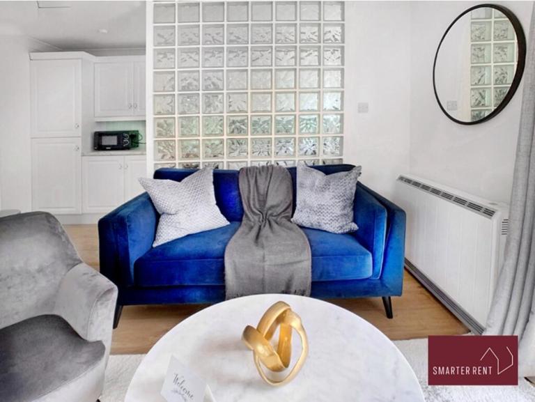 Bracknell - 1 Bedroom House - Parking - B&B Bracknell