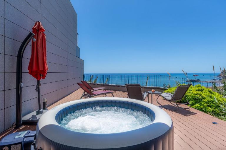 Over the Cliff - Jacuzzi Sea View by LovelyStay - Ferienwohnung Funchal