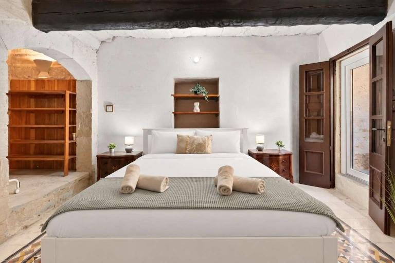 Historic Rabat 4BR Home Steps from Mdina - Chambres d'hôtes Rabat